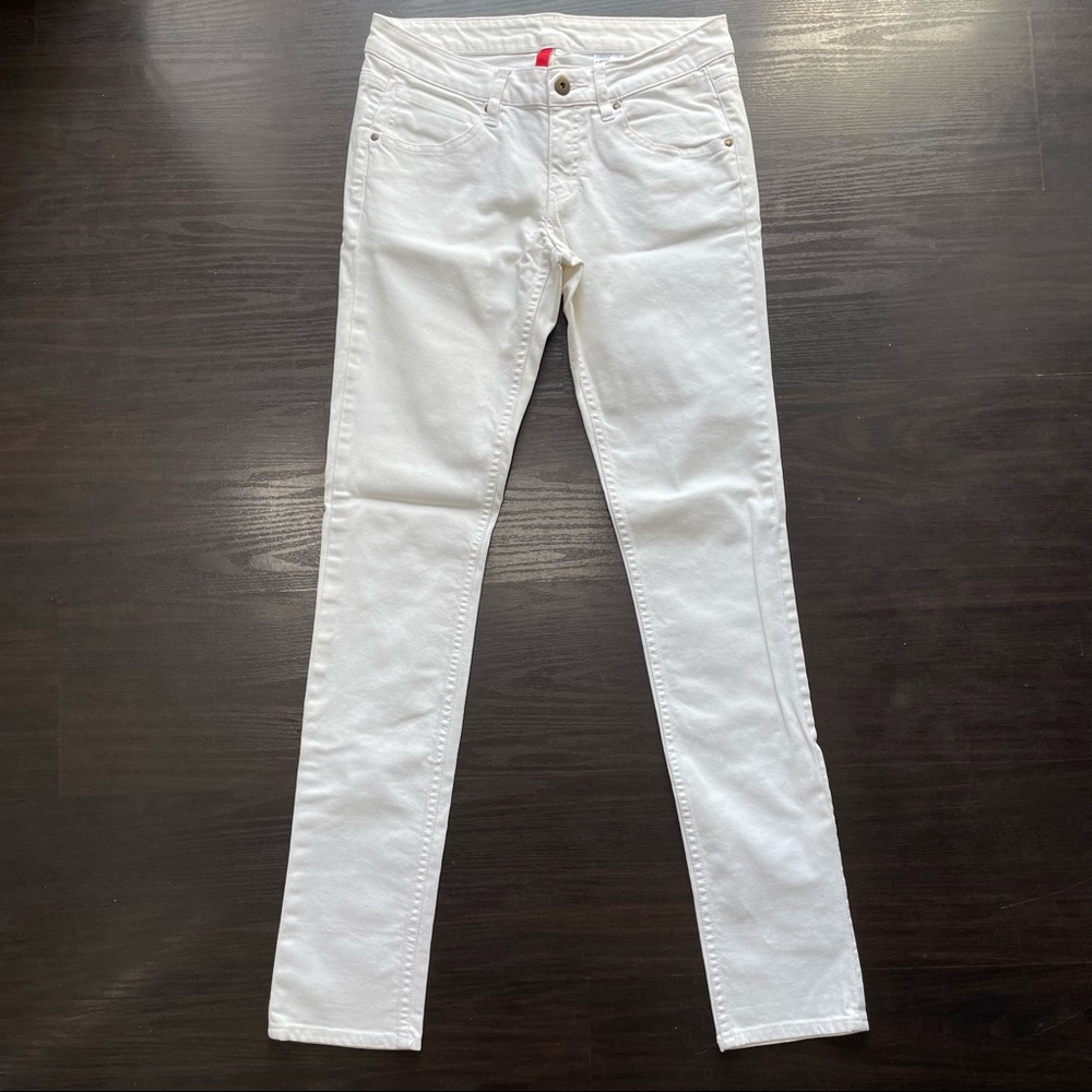 H&M Womens Slim Fit Mid Rise White Denim Jeans size 8